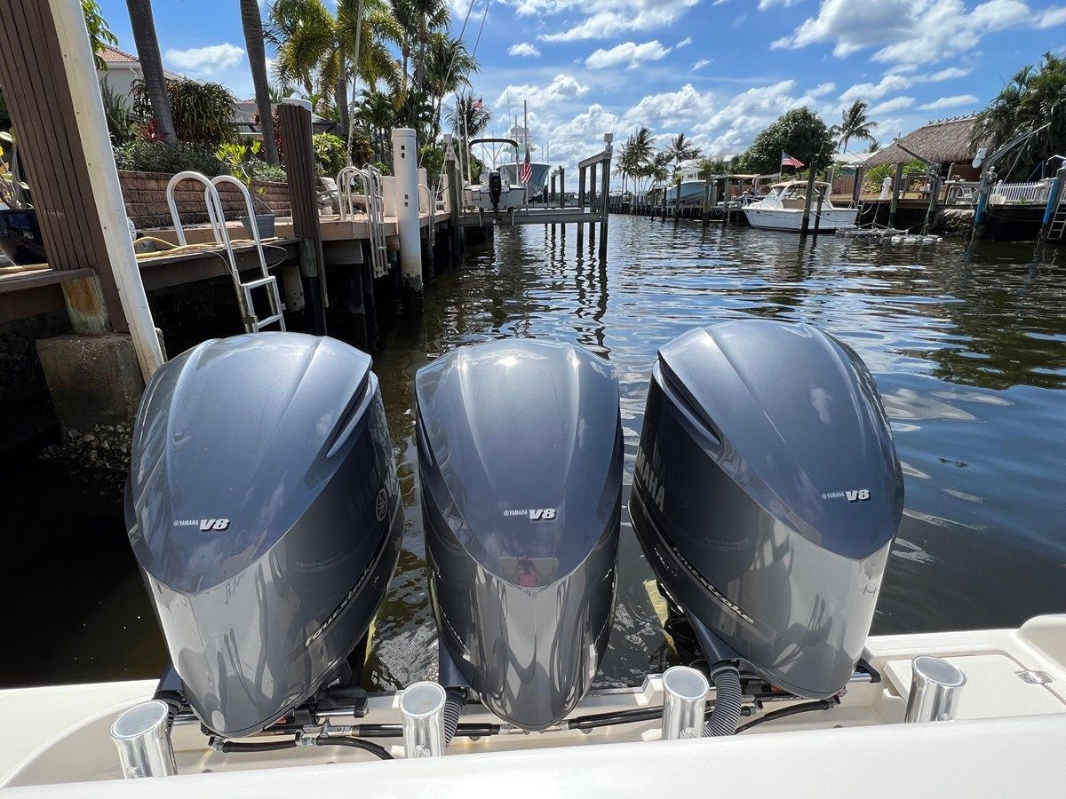 Купить Snot Easy - PURSUIT BOATS