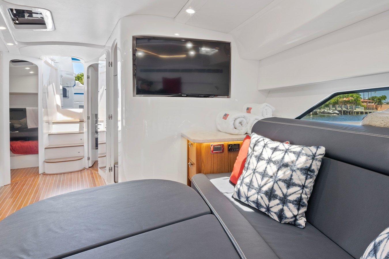 Buy a yacht - - INTREPID POWERBOATS INC