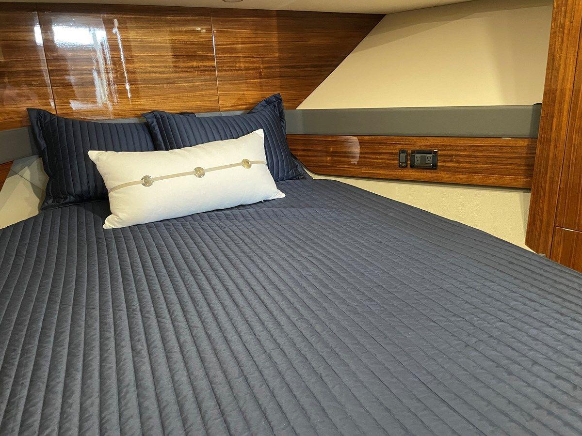 Buy a yacht ABOVE & BEYOND 2020