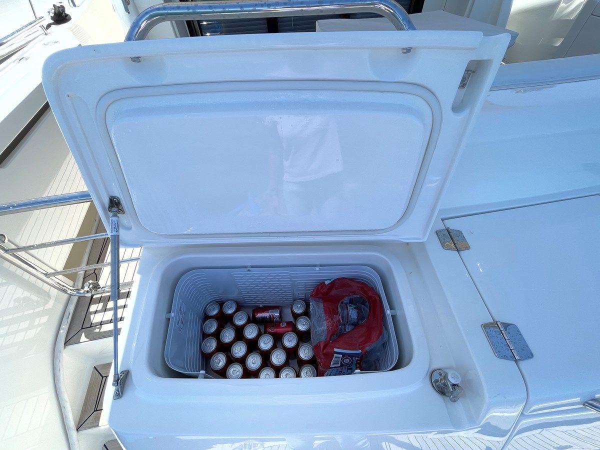 Buy a ABOVE & BEYOND 59 at Shestakov Yacht Sales