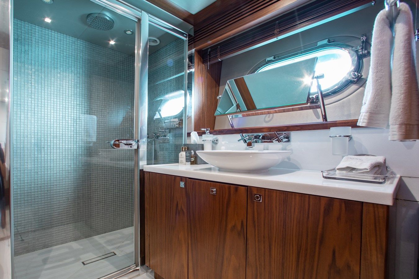 MARIN - Sunseeker yacht sale