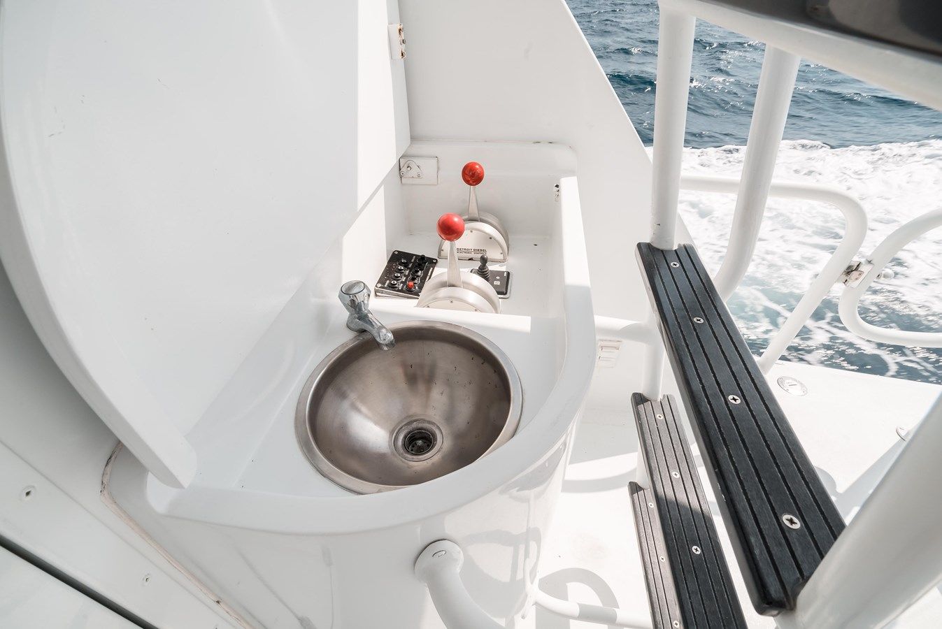 Купить Sea Dancer 70