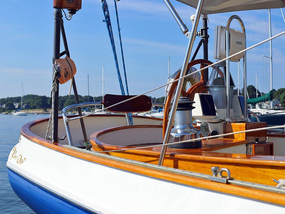 Лучшая цена на NARWHAL 48 Staysail Schooner