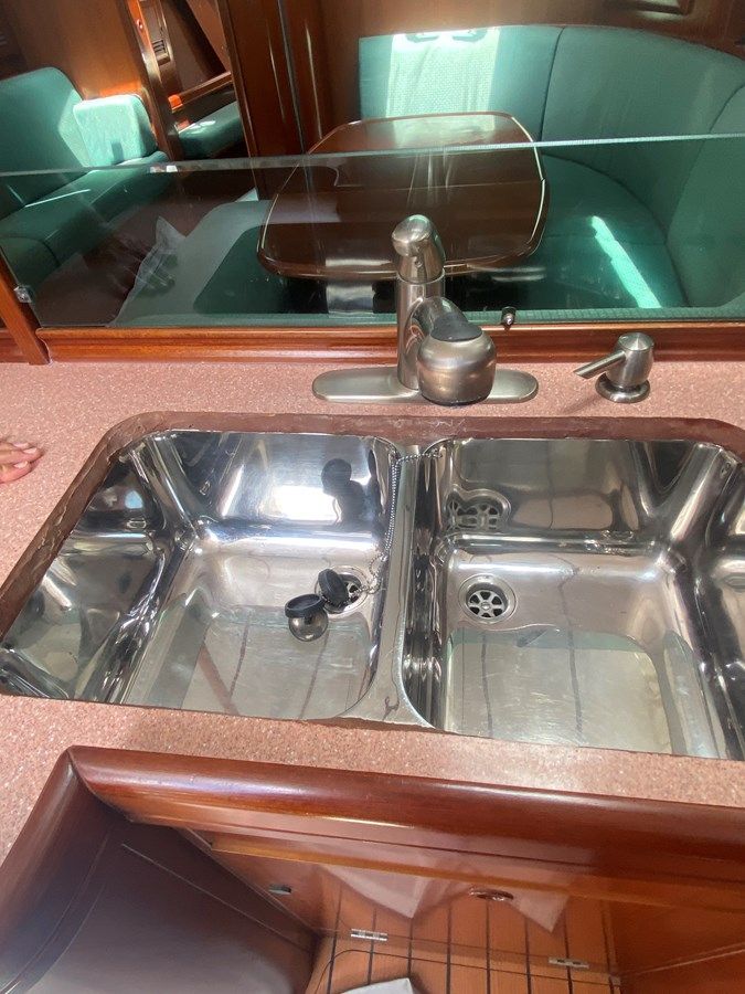 Стоимость яхты - 473