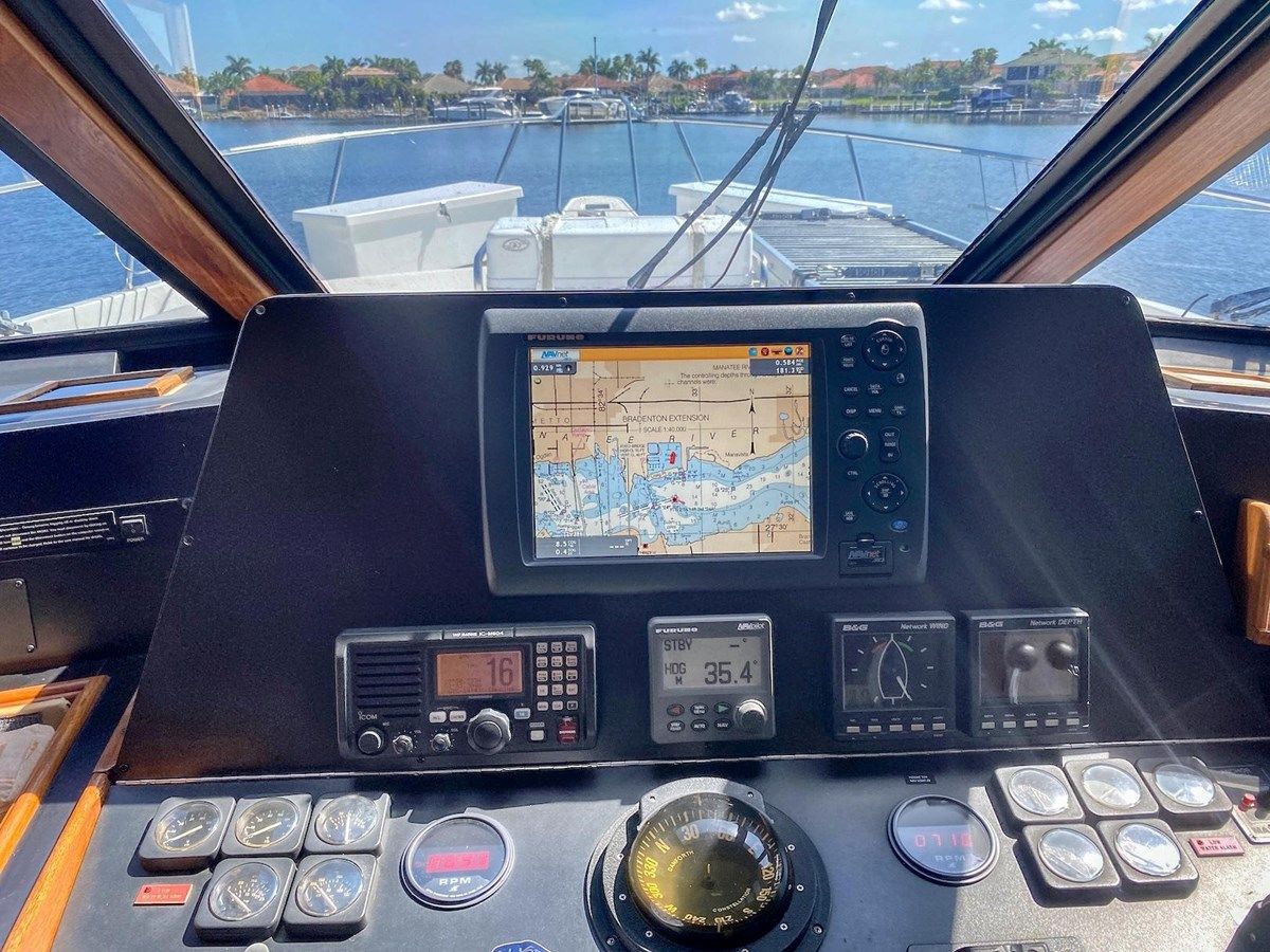 JUST BEARLY III - TOLLYCRAFT yacht sale