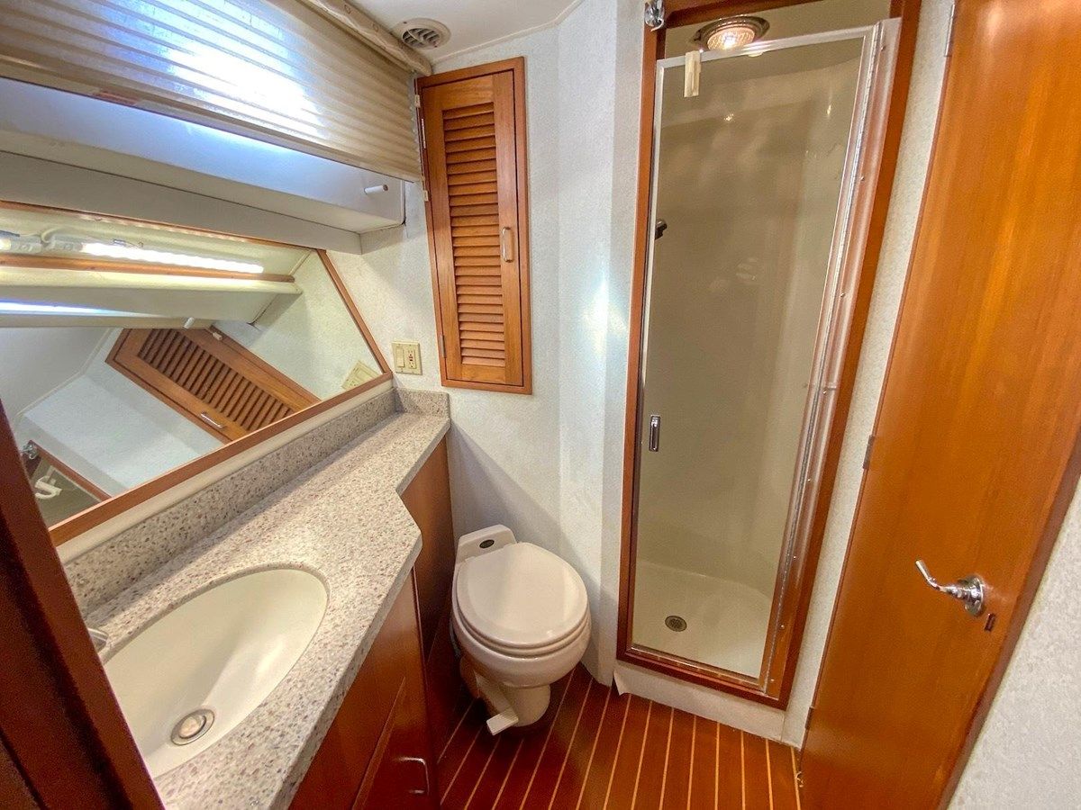 best yacht sales deals JUST BEARLY III - TOLLYCRAFT