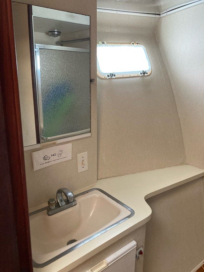 Buy a yacht 46' Hatteras 1976 46