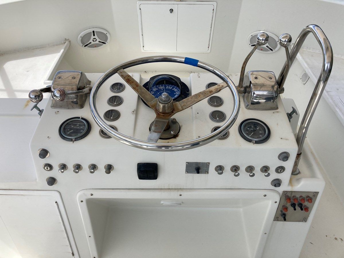 46' Hatteras 1976 - Hatteras yacht sale