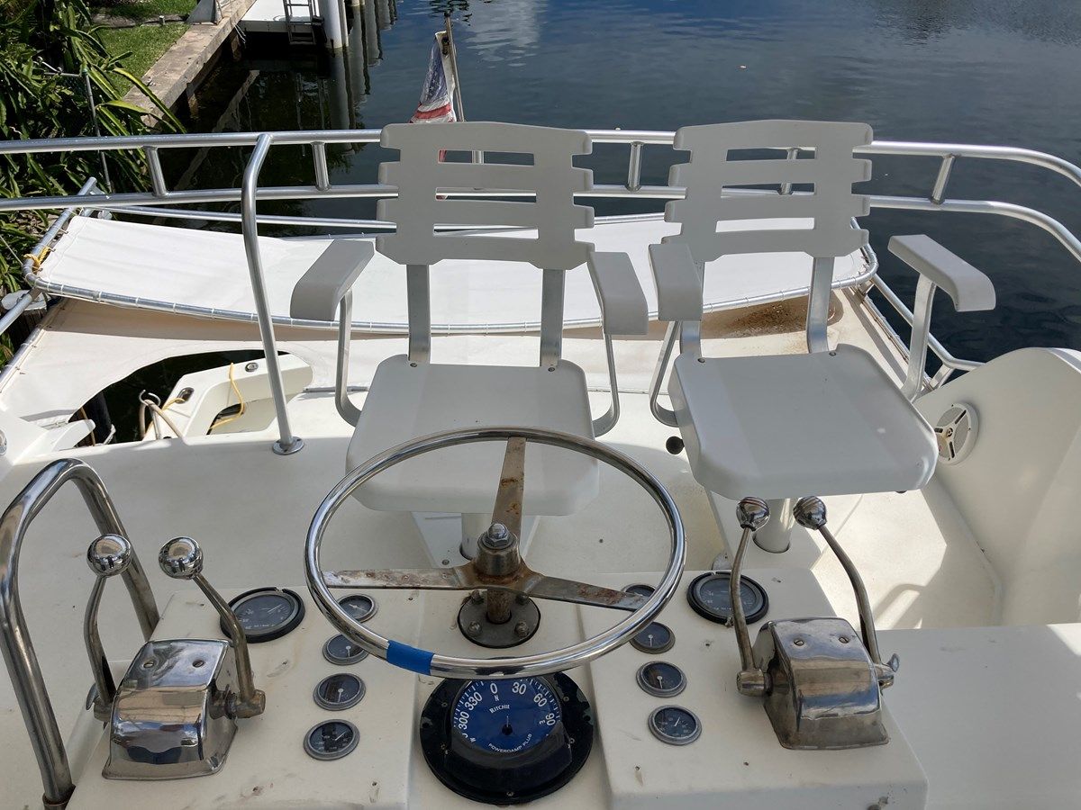 46' Hatteras 1976 - Hatteras yacht sale