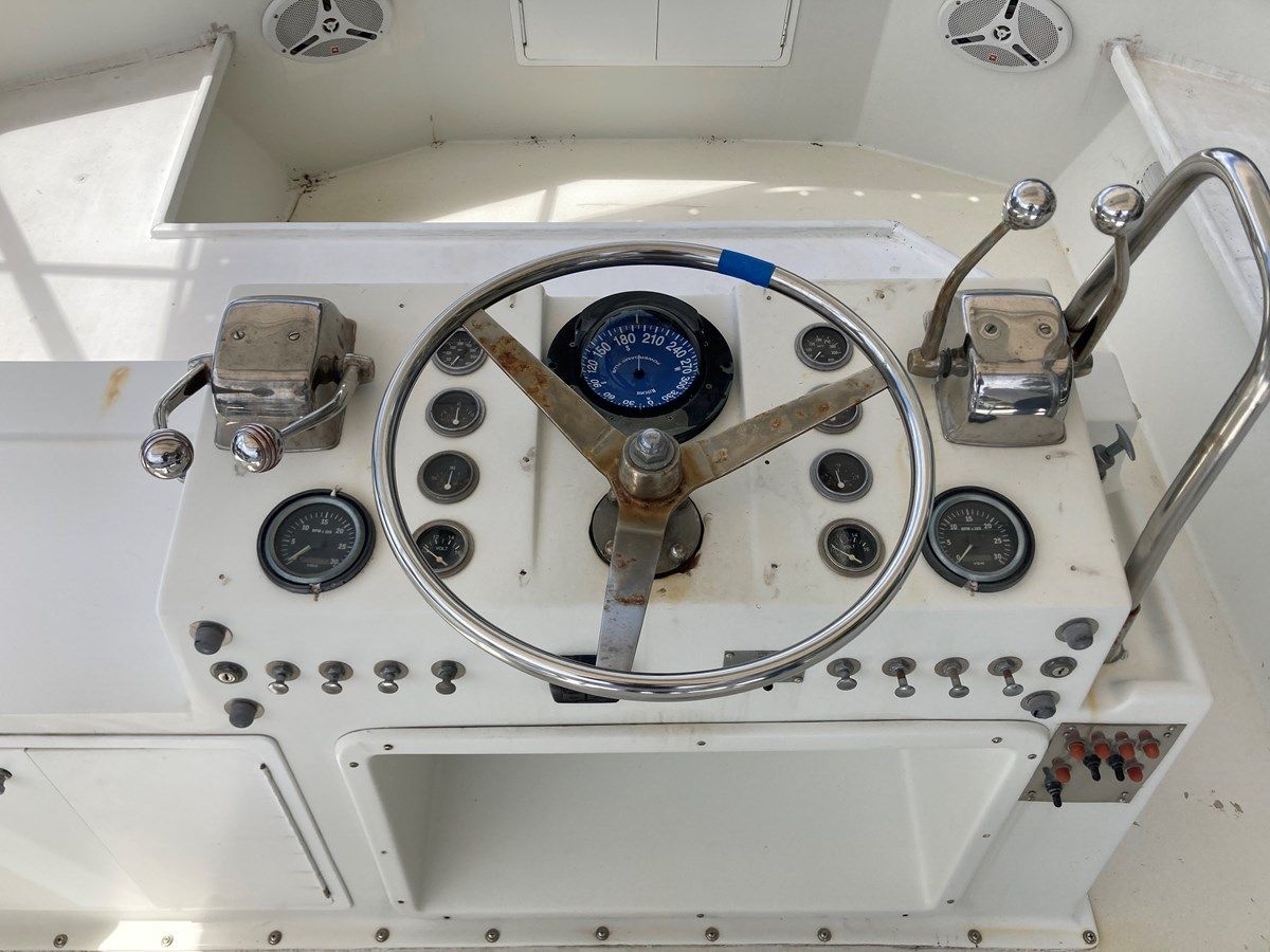 46' Hatteras 1976 yacht sale