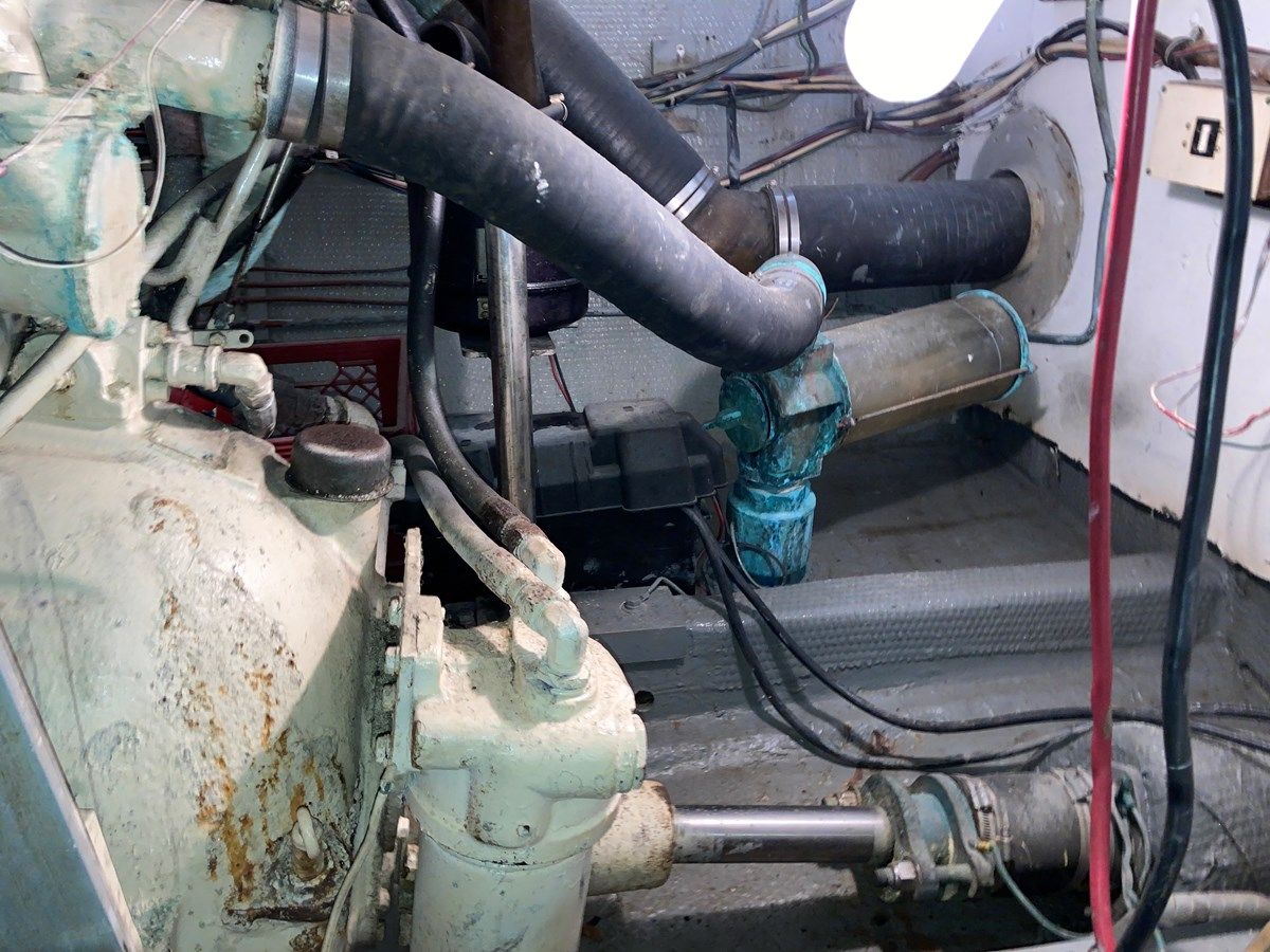 Buy a 46' Hatteras 1976 1976 at Shestakov Yacht Sales