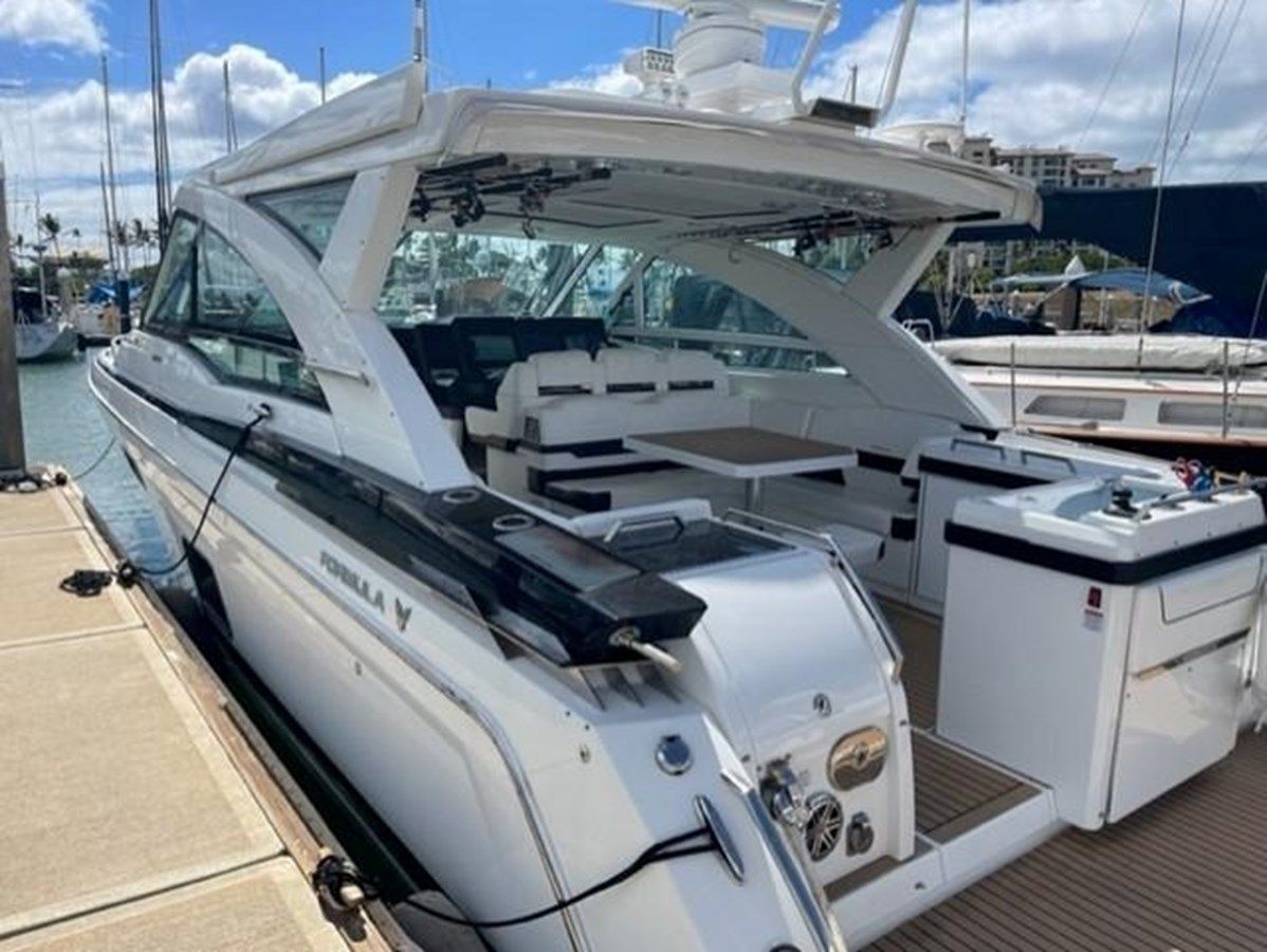 Buy a yacht FORMULA 430 430 All Sport Crossover
