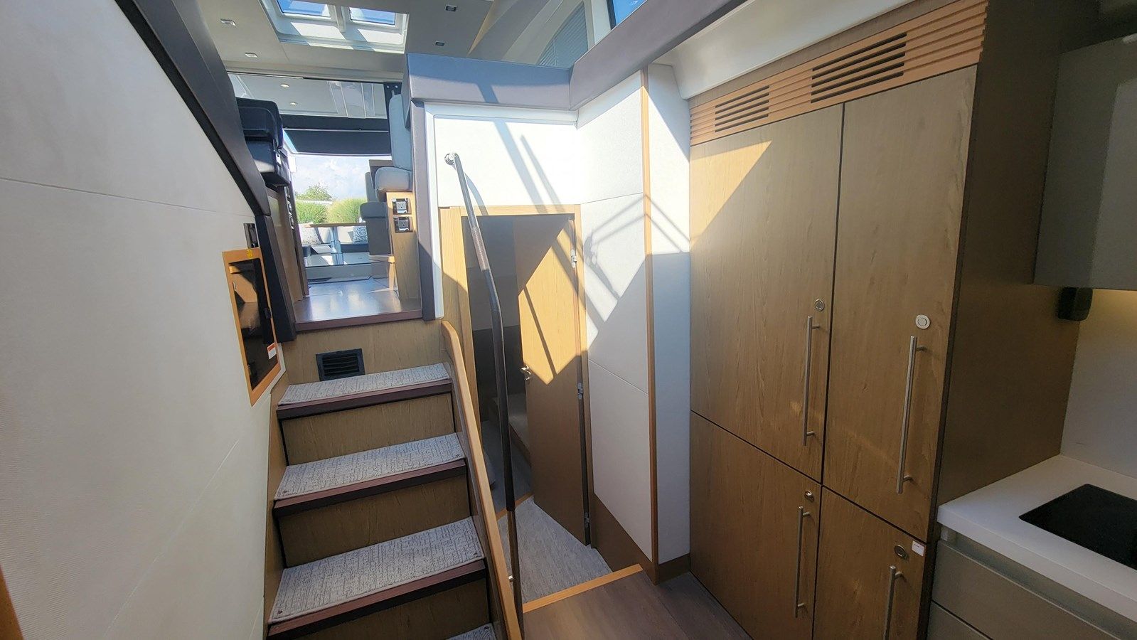 Купить яхту STILLWATER - Beneteau в Shestakov Yacht Sales