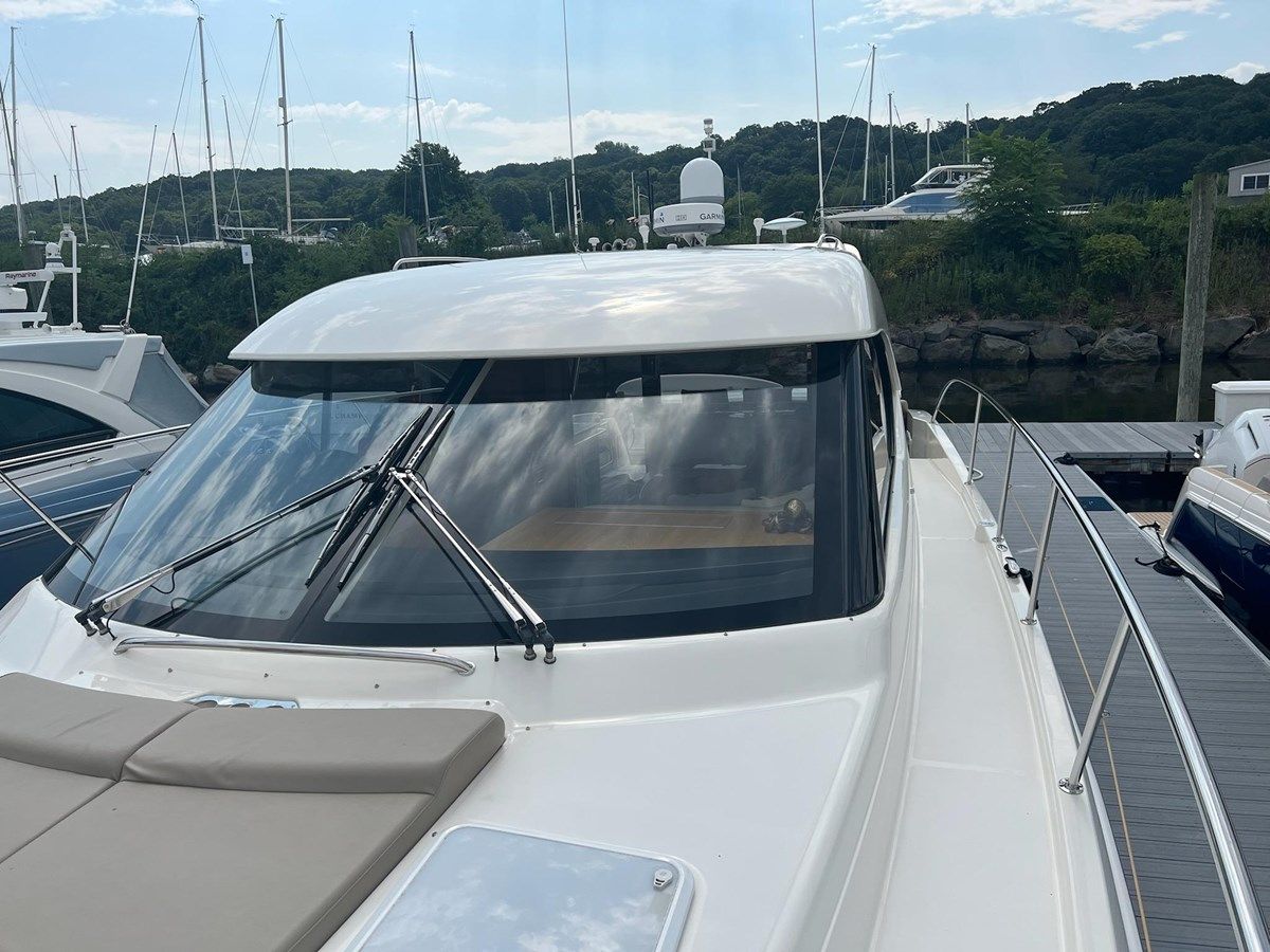 Buy a yacht IMAGINE - RIVIERA AUSTRALIA