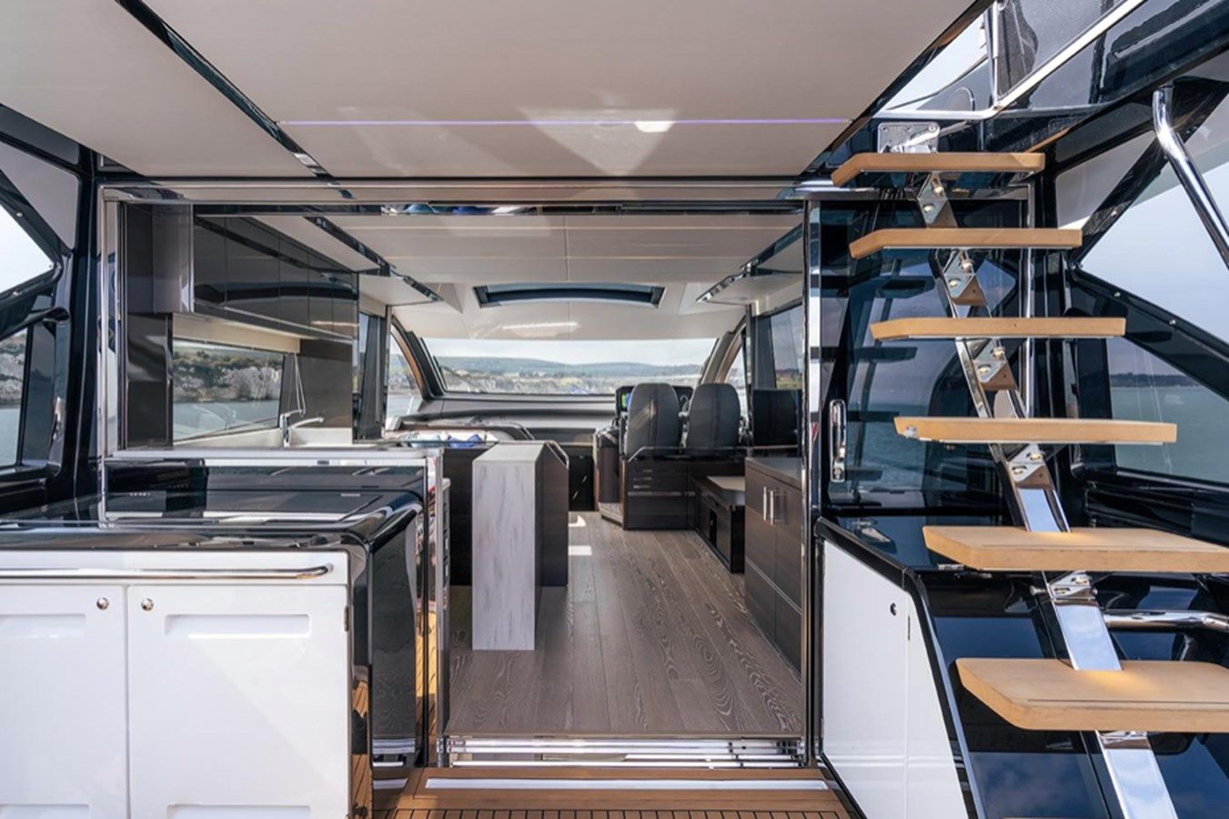 Продажа яхты FORZA - Sunseeker