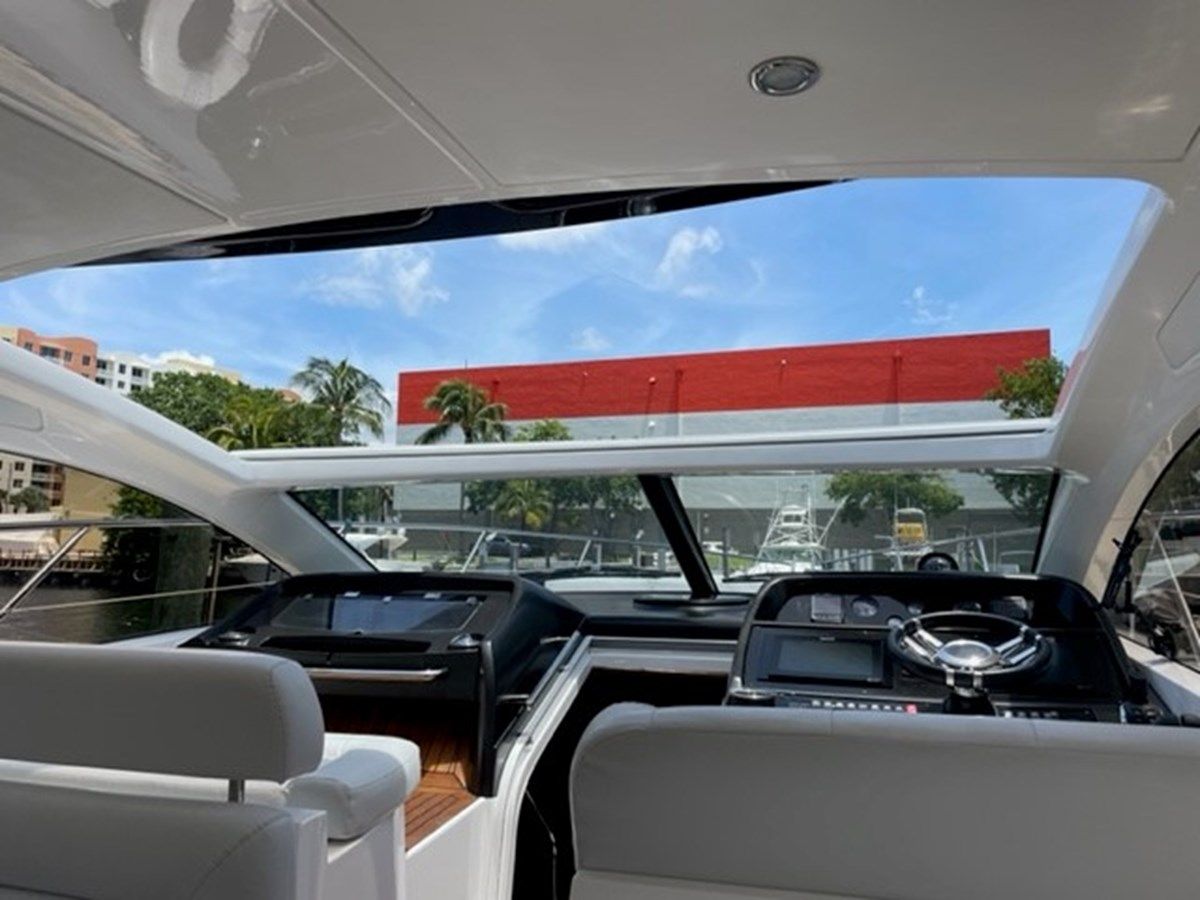 Продажа яхты Shared Custody 2013