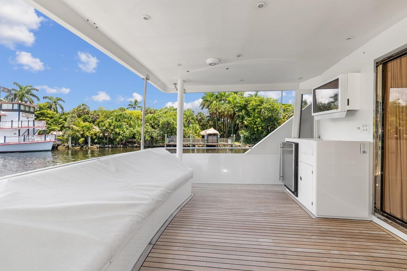 Buy a yacht JEF82110L506 2006