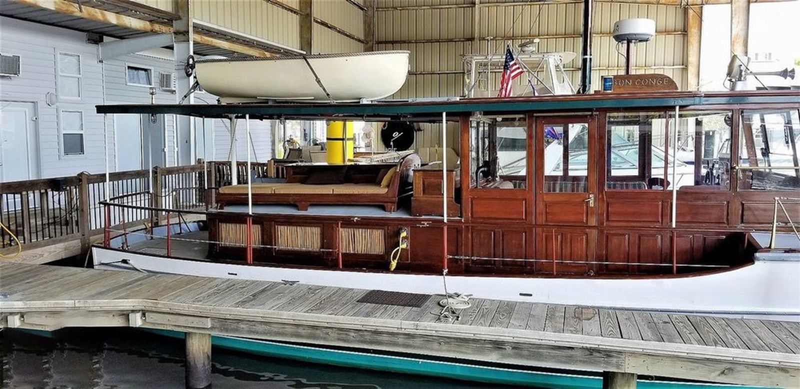 the best price on Bon Conge 1928