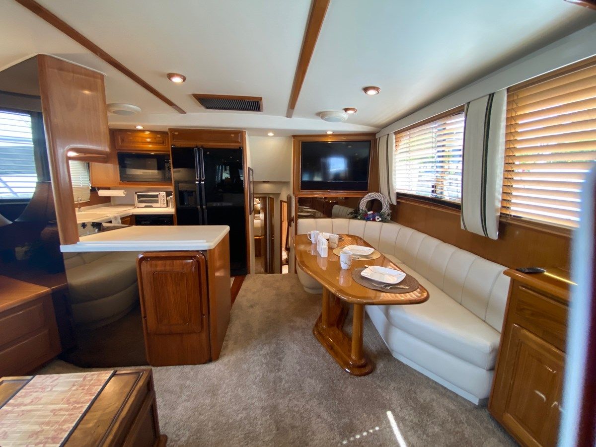 Купить яхту MRS. CHIPS 54 Sport Yacht в Shestakov Yacht Sales