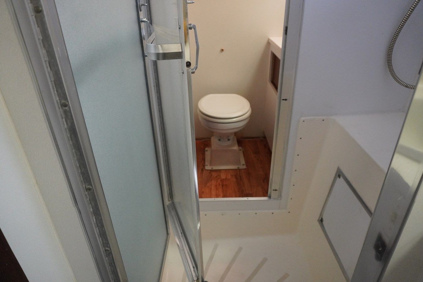 Продажа яхты DHARMA 53