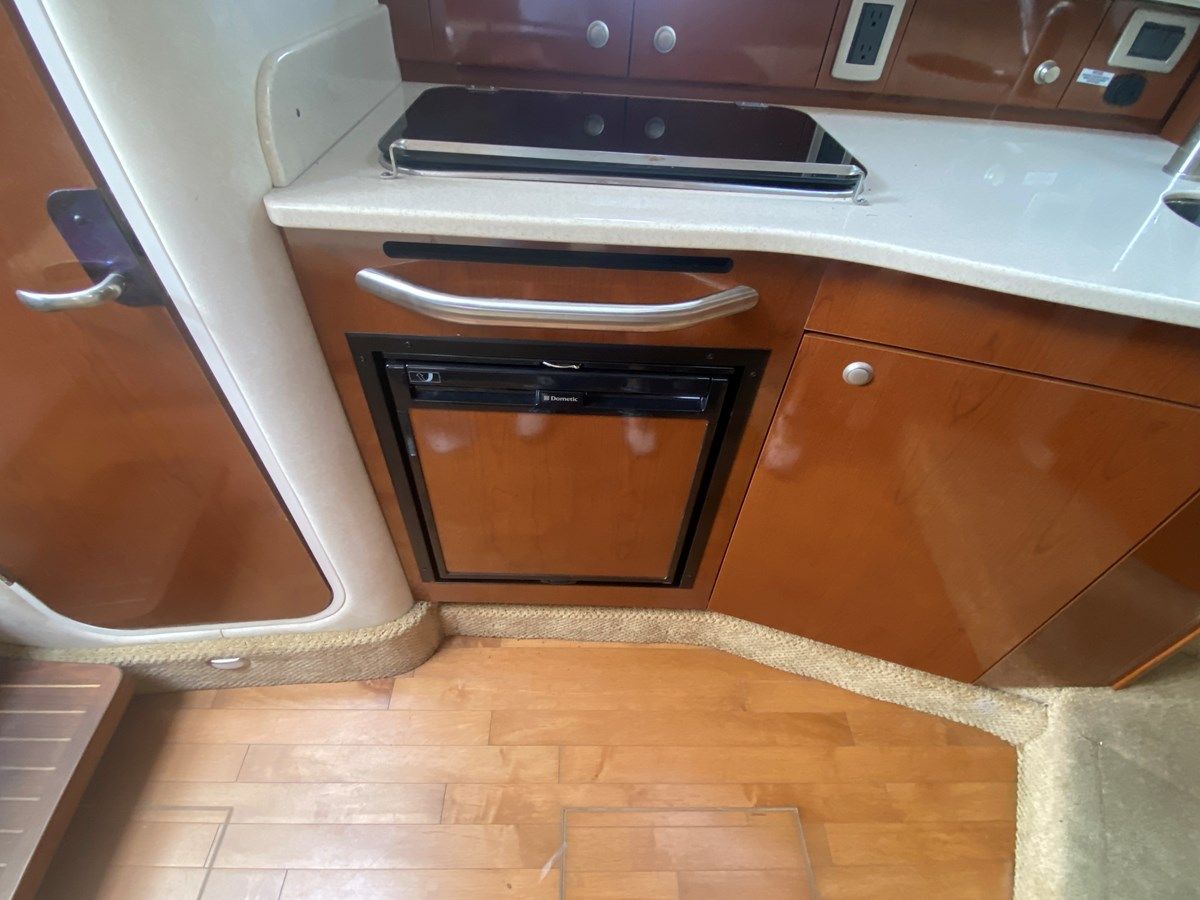 Продажа яхты 2009 SEA RAY 310 SUNDANCER