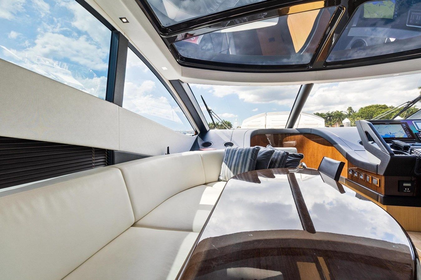 Продажа яхты Jolly Rogers