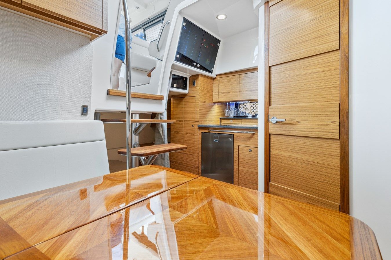 best yacht sales deals Lobo Del Mar II 2022