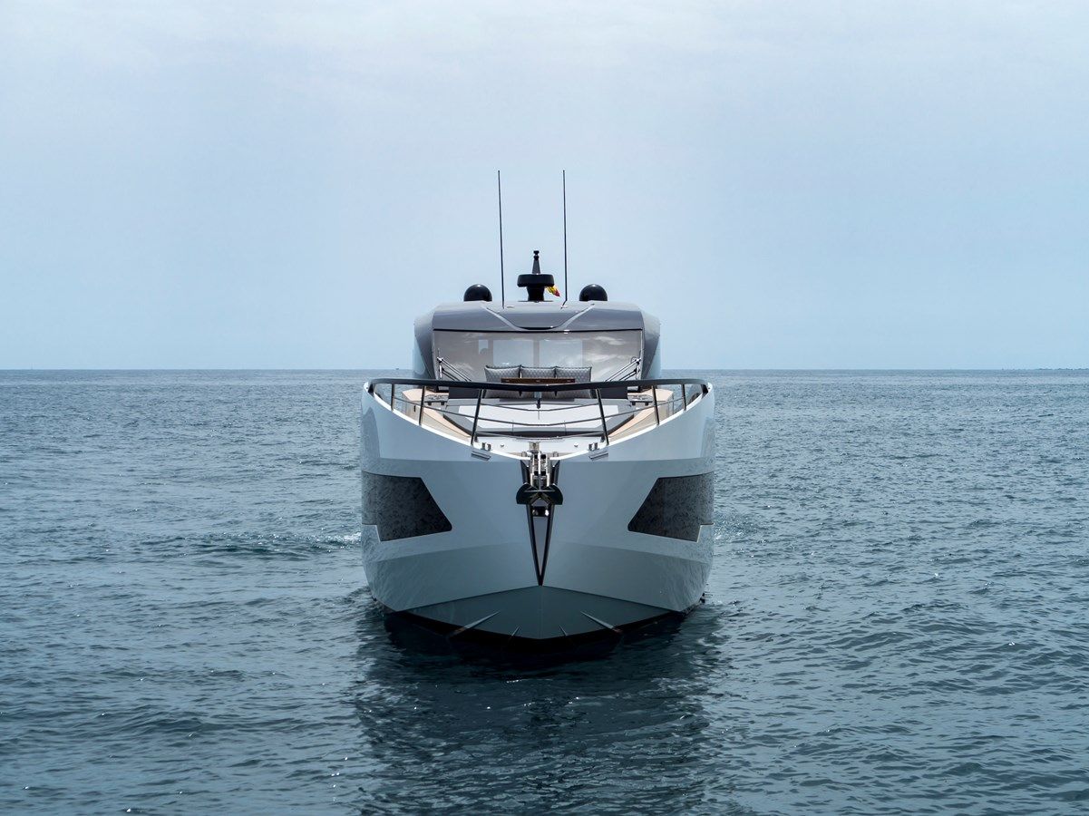 Продажа яхты - - Astondoa