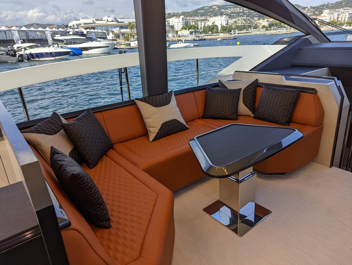 Купить яхту - 677 Coupe в Shestakov Yacht Sales