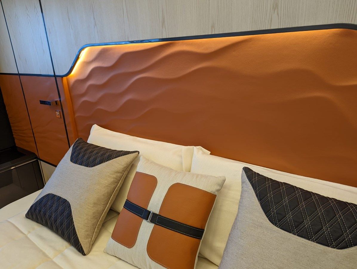 Продажа яхты - - Astondoa