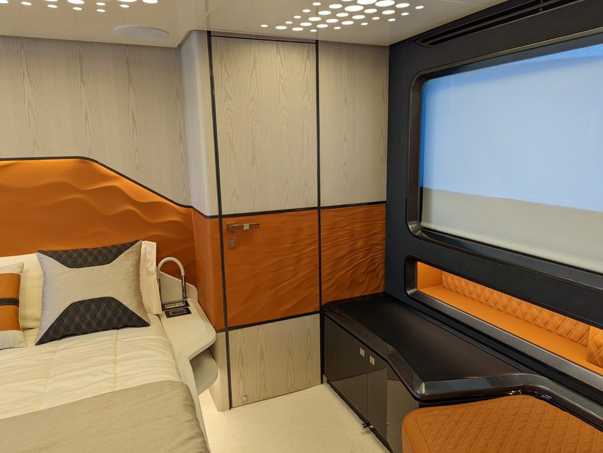 Стоимость яхты - 677 Coupe