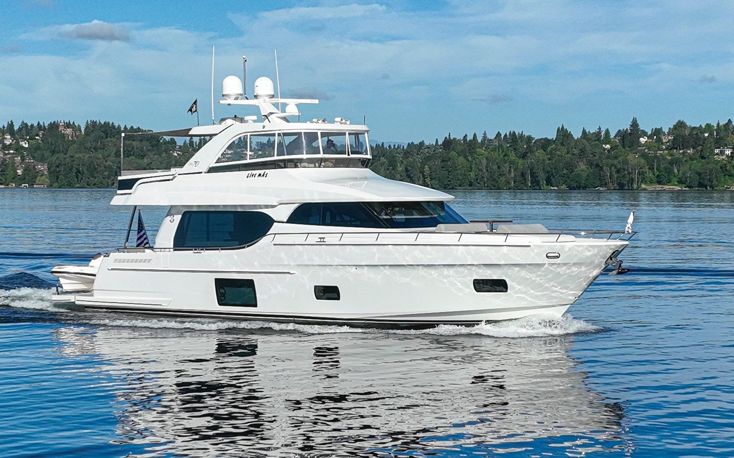 the best price on Liv Mas