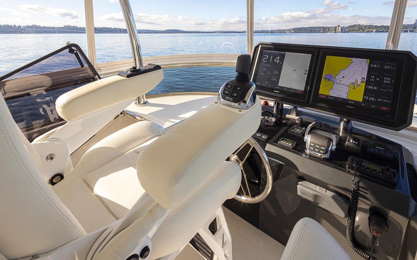best yacht sales deals Liv Mas - Ocean Alexander