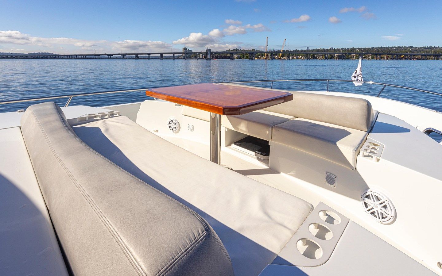 Buy a yacht Liv Mas