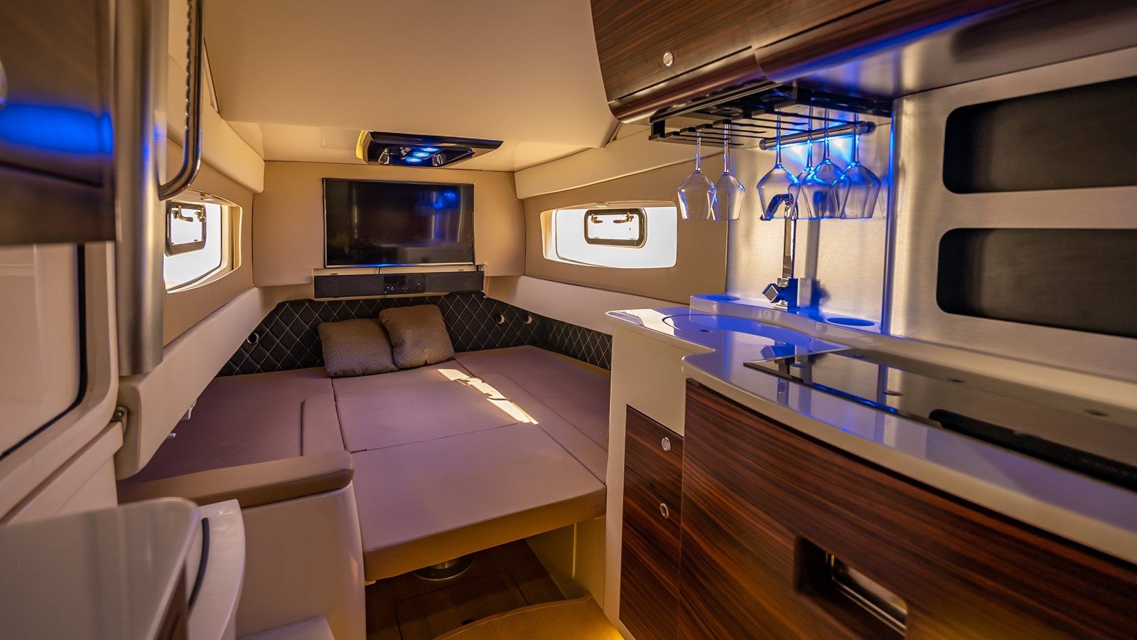 Купить яхту Scout 420 LXF в Shestakov Yacht Sales