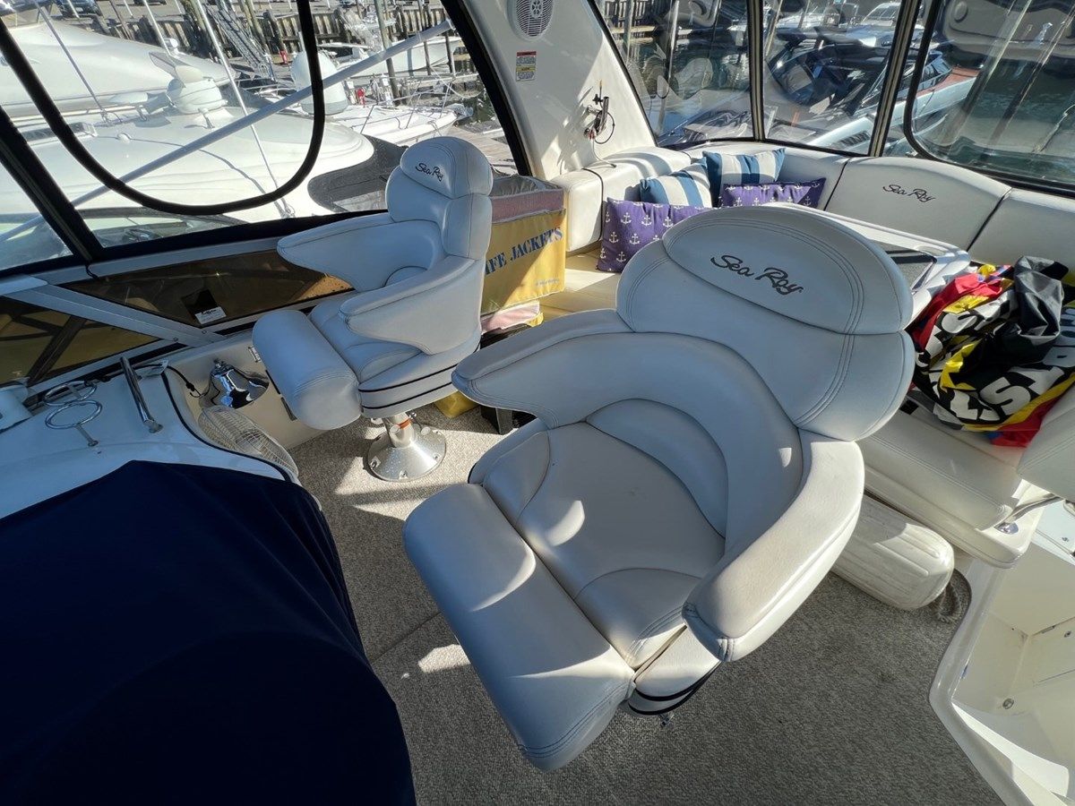 Buy a SUMMER SANITY VI - SEA RAY at Shestakov Yacht Sales