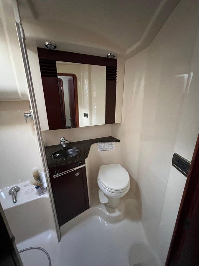 Buy a yacht SUMMER SANITY VI 44 Sedan Bridge