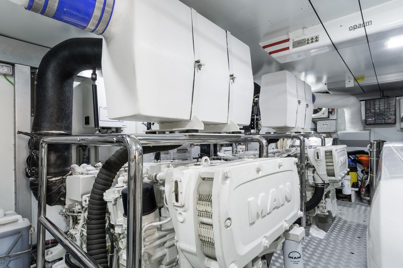 the best price on MILU' 85