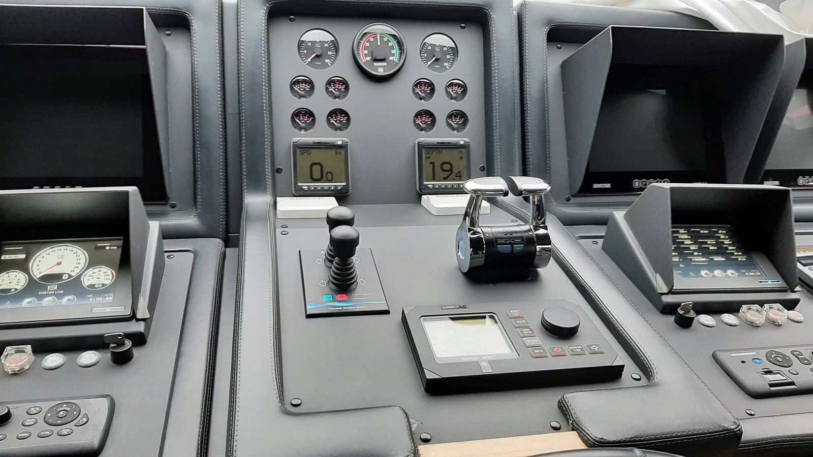 the best price on OKAMI - Ferretti Yachts