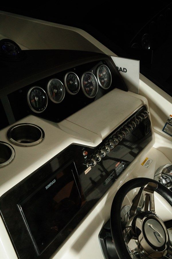 Buy a yacht - Sundancer Coupe