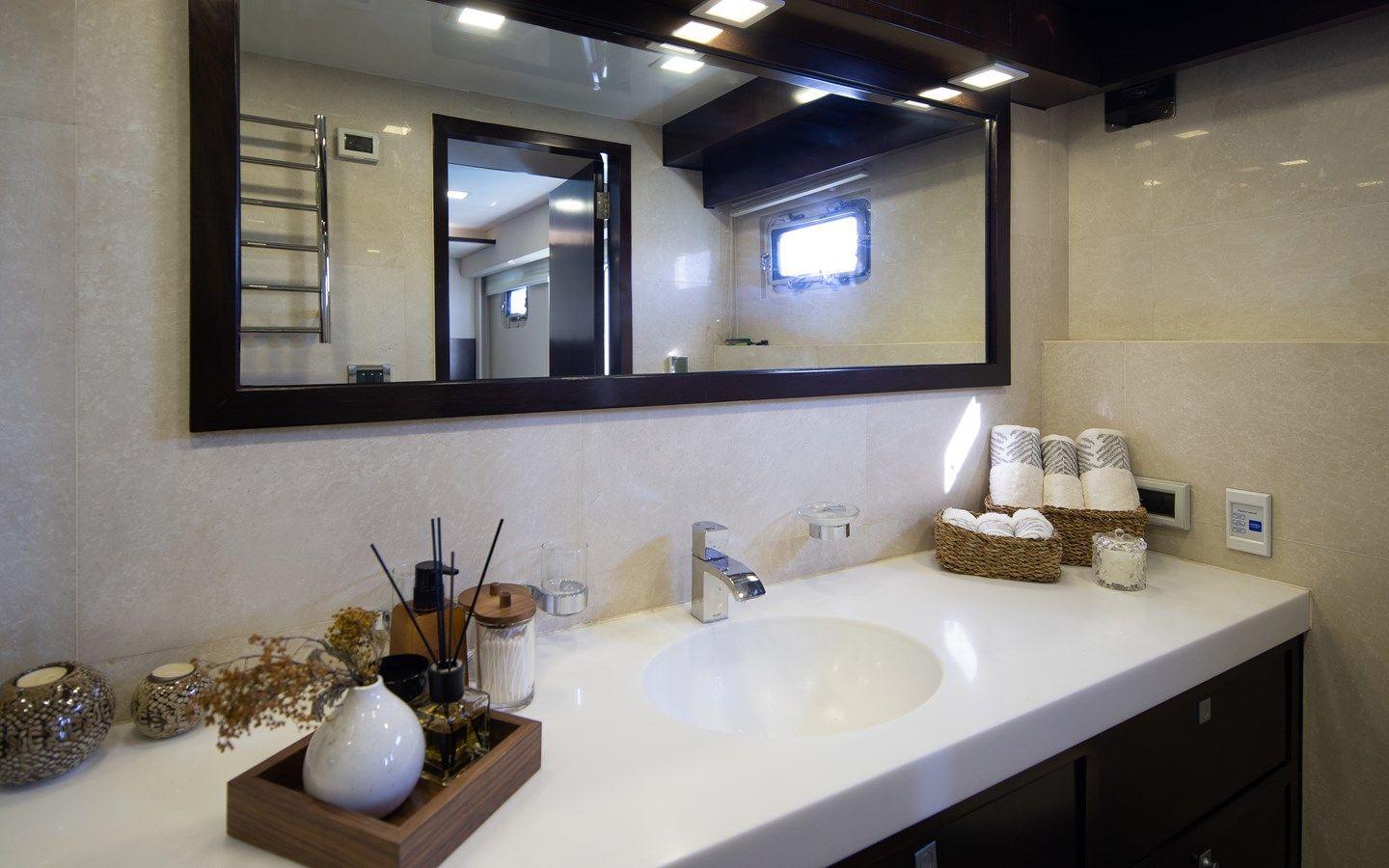 Buy a yacht DZAM 2012