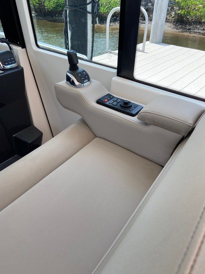 Buy a OSPREY - Tiara at Shestakov Yacht Sales