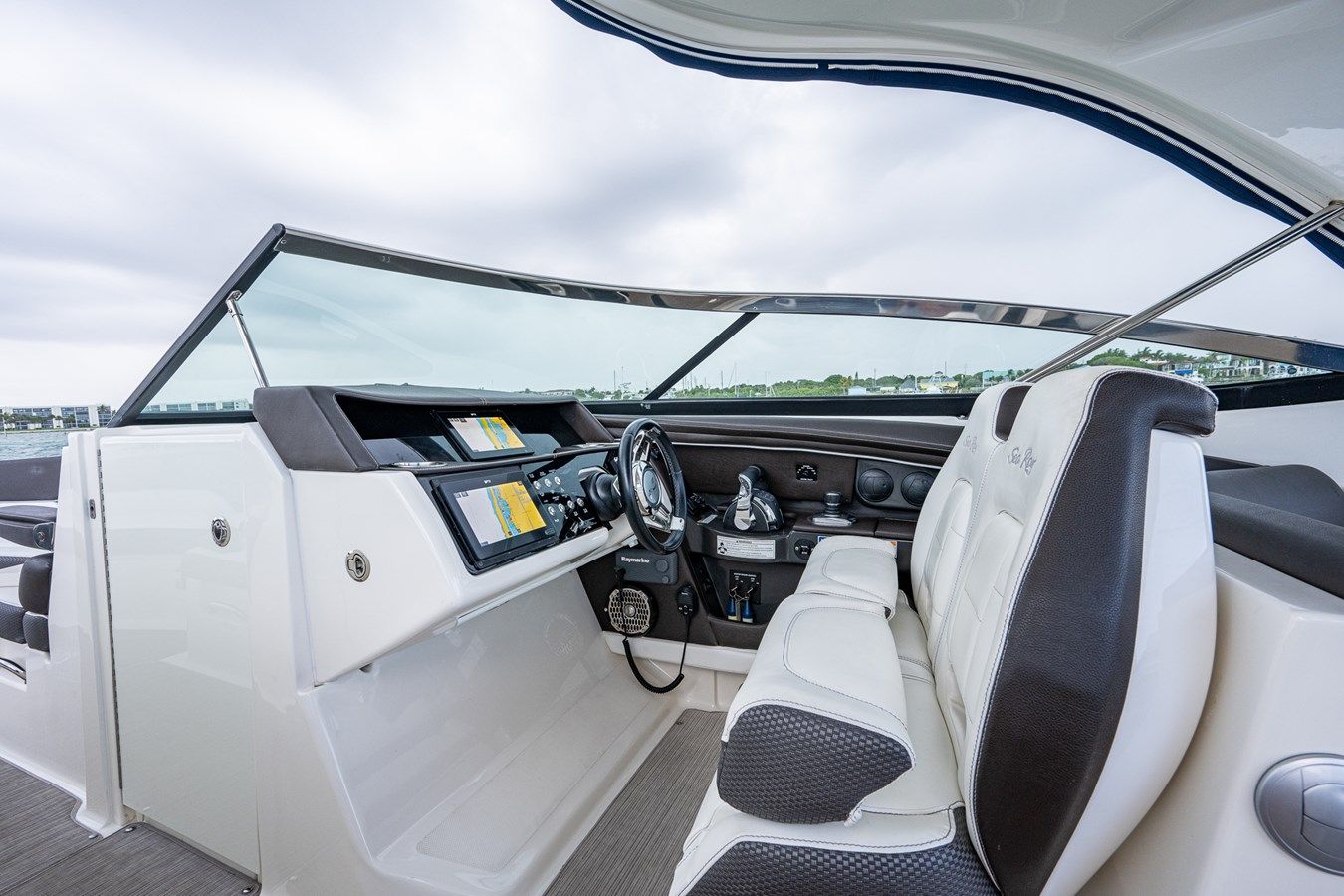 Buy a yacht Irish Eyes III - SEA RAY