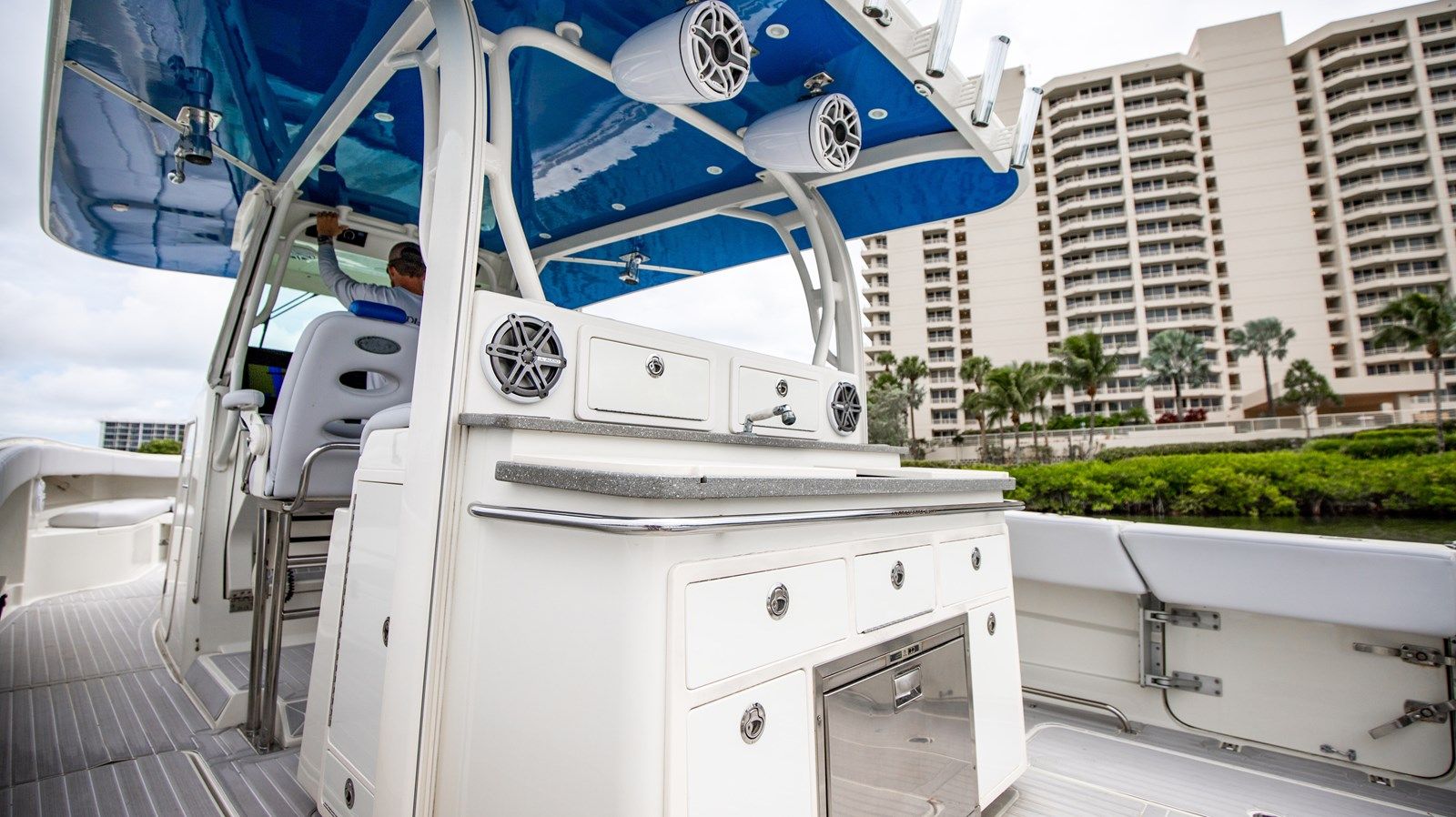 the best price on 4200 Siesta 2017