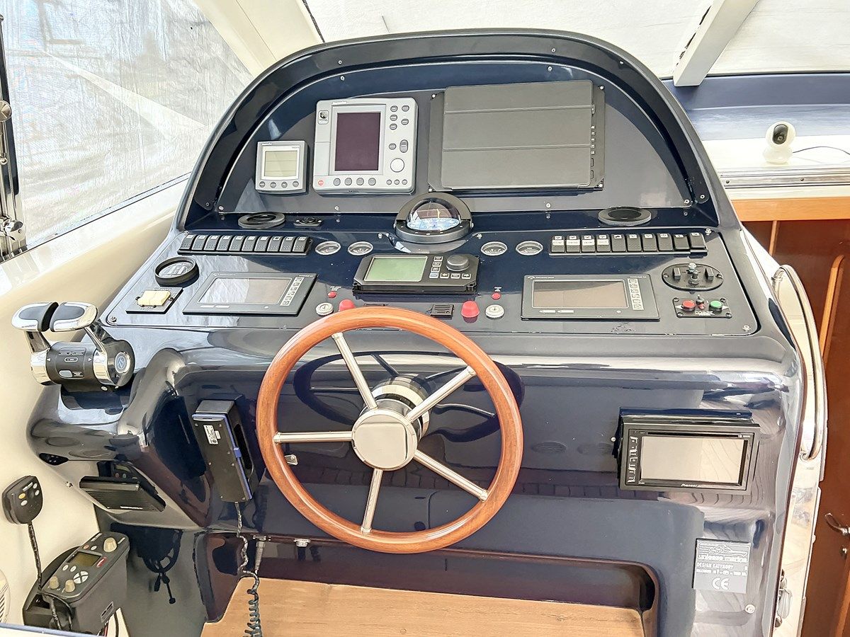 Купить яхту Acquadance 61 в Shestakov Yacht Sales