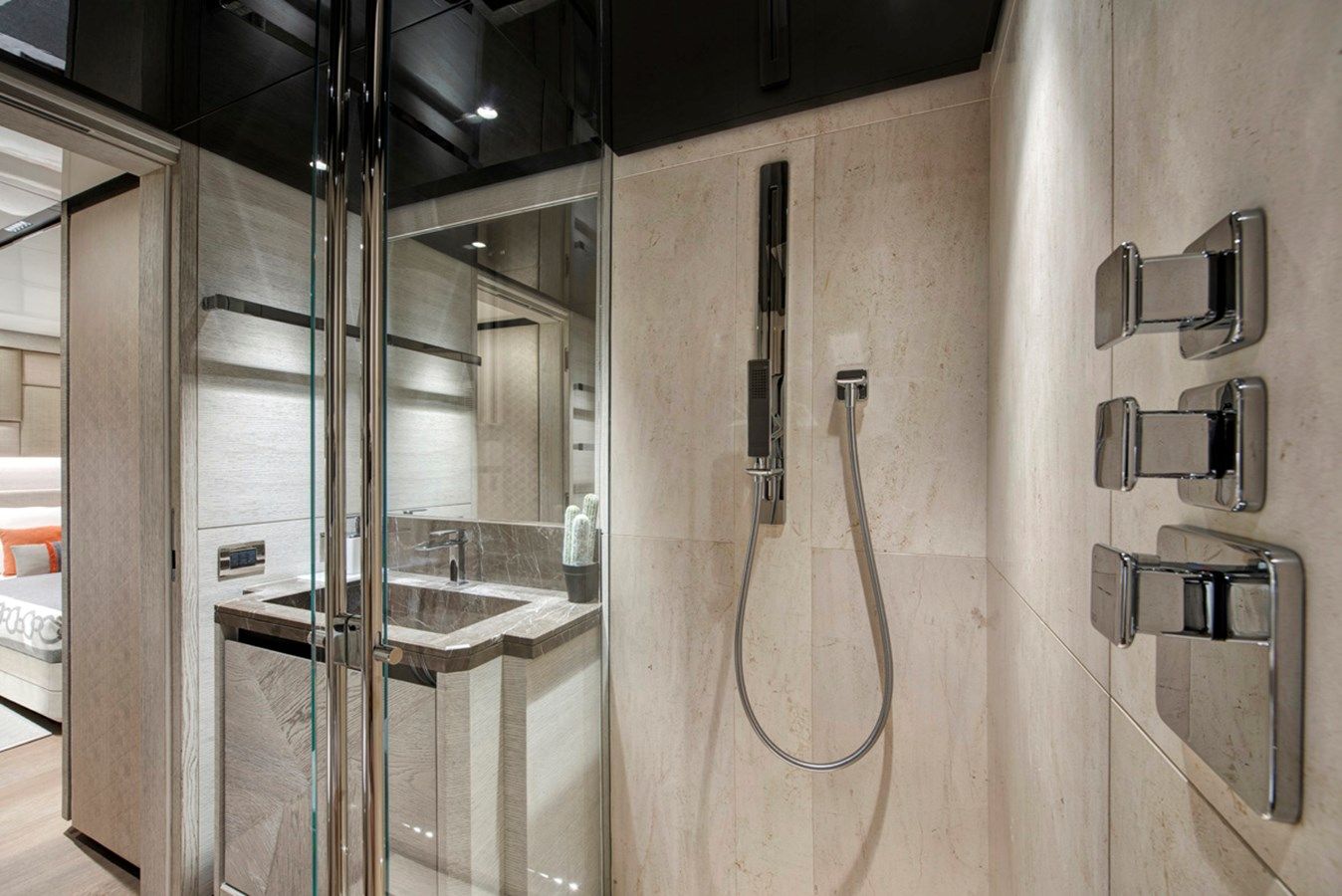 Buy a yacht STERN 2019