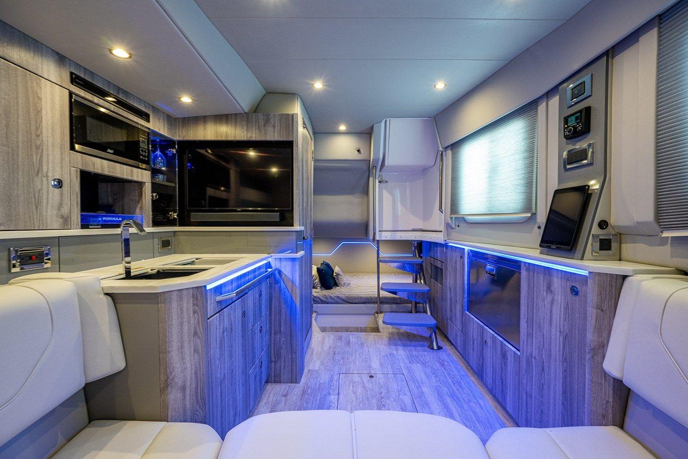 Buy a 430 SSC - Formula Boats at Shestakov Yacht Sales