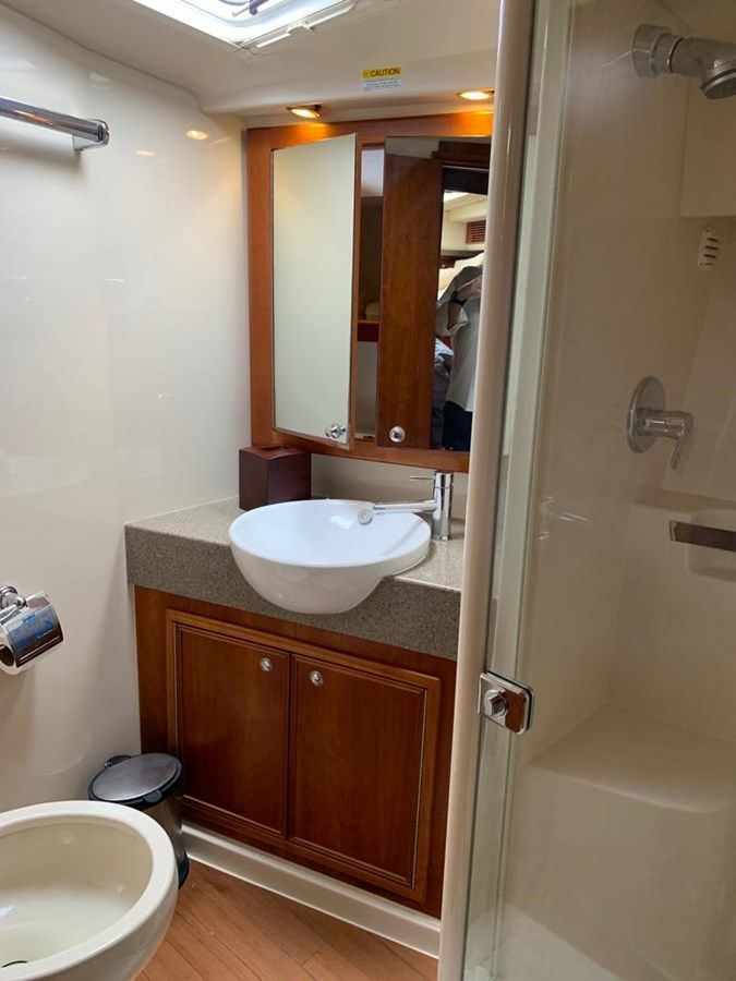 Купить яхту LA BARONESA II - RIVIERA AUSTRALIA в Shestakov Yacht Sales