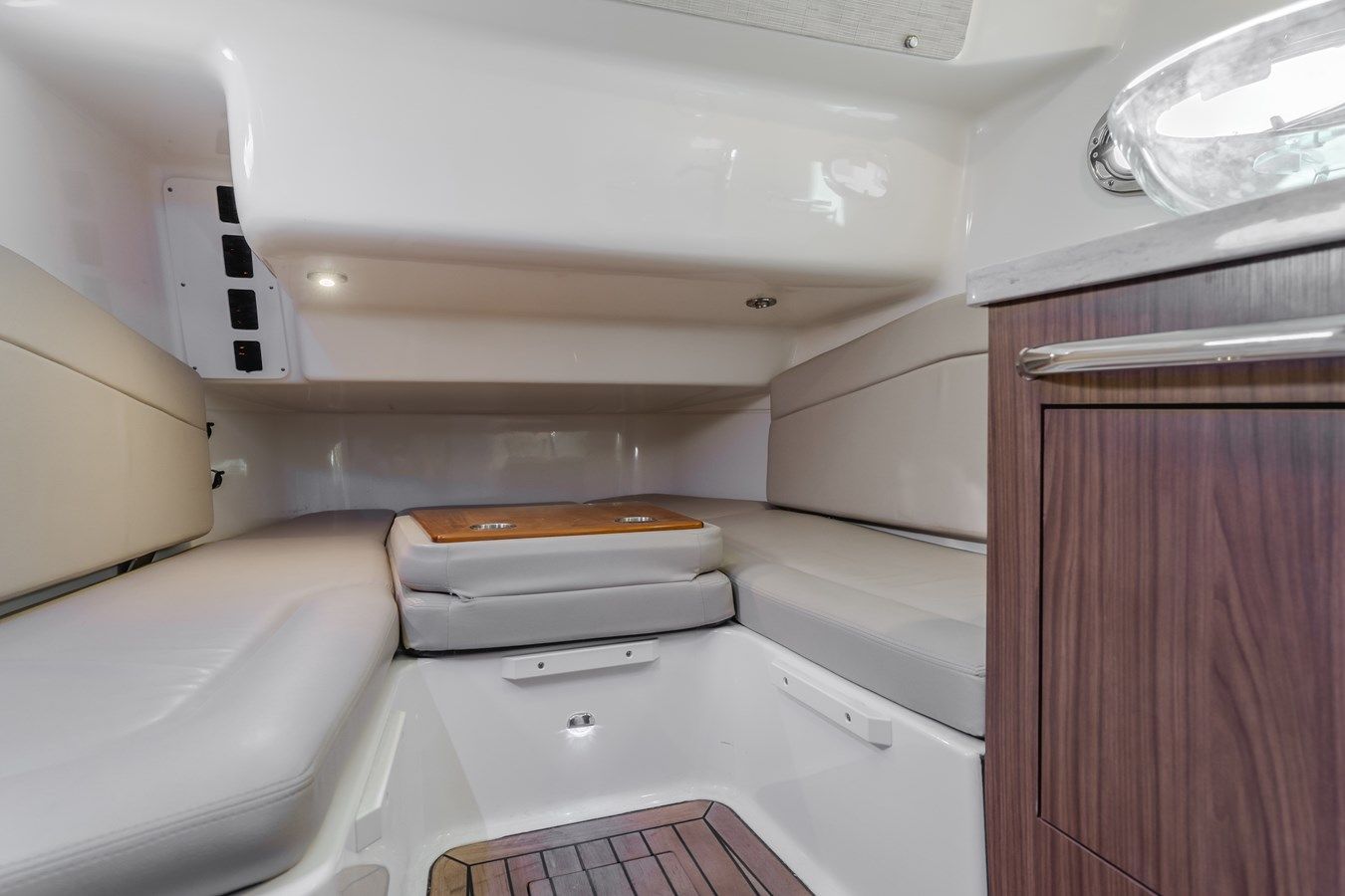 Купить Robin Ann 38