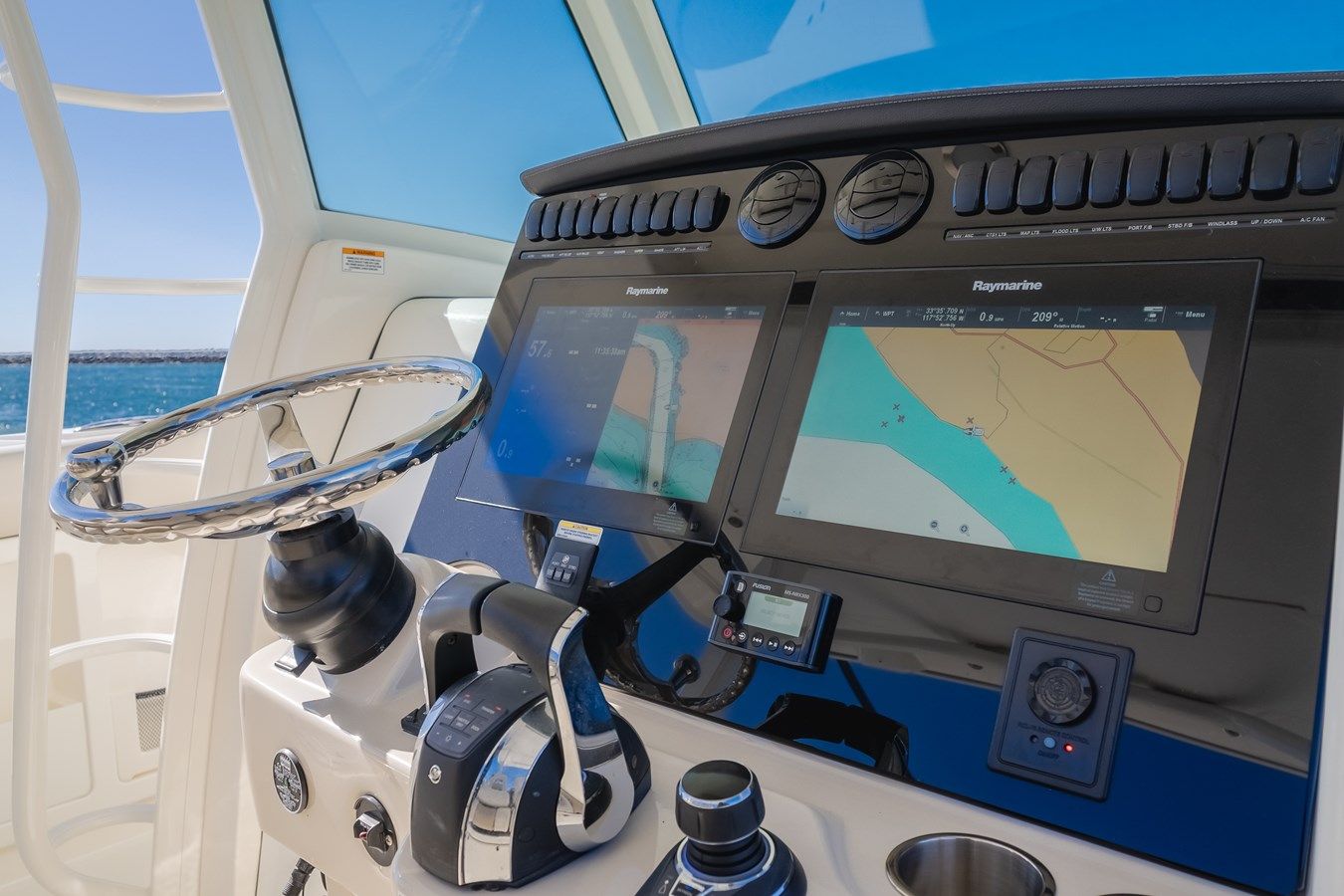 Лучшая цена на Robin Ann 2018